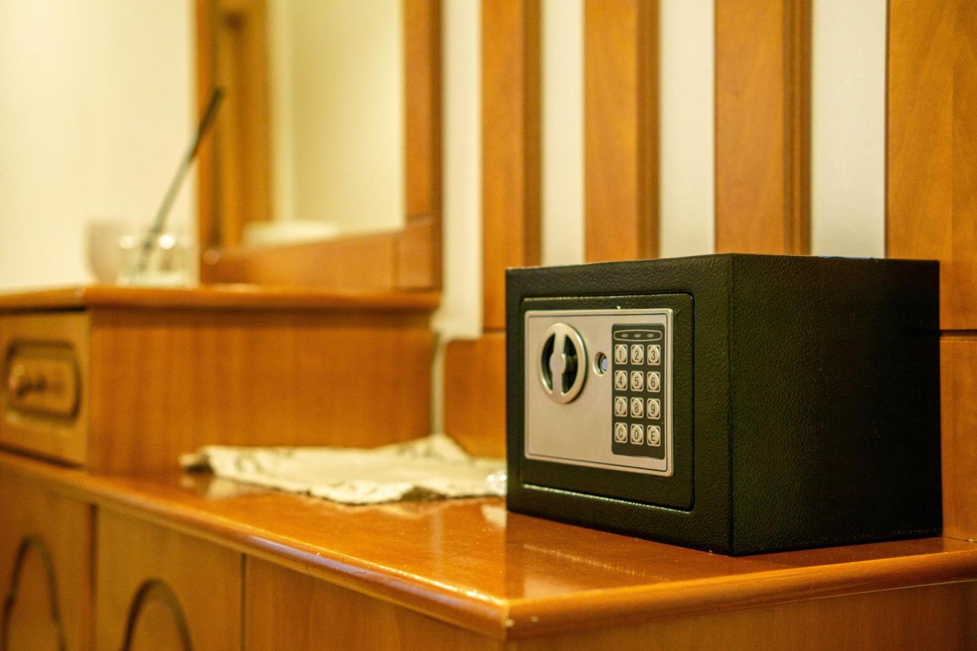 Bllok Bright Private Bedrooms With Private Bathroom On Shared Apartment Тирана Экстерьер фото