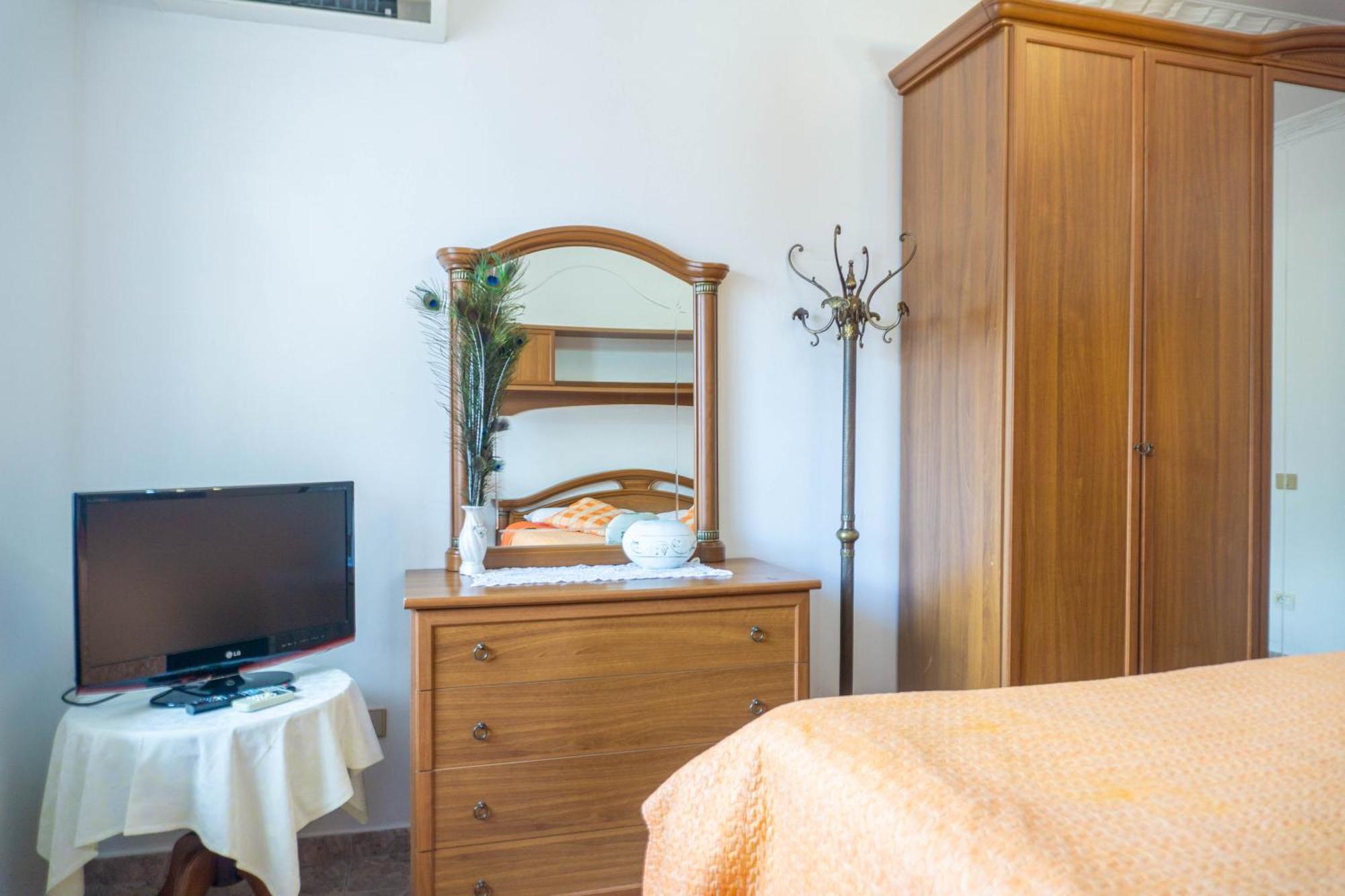 Bllok Bright Private Bedrooms With Private Bathroom On Shared Apartment Тирана Экстерьер фото