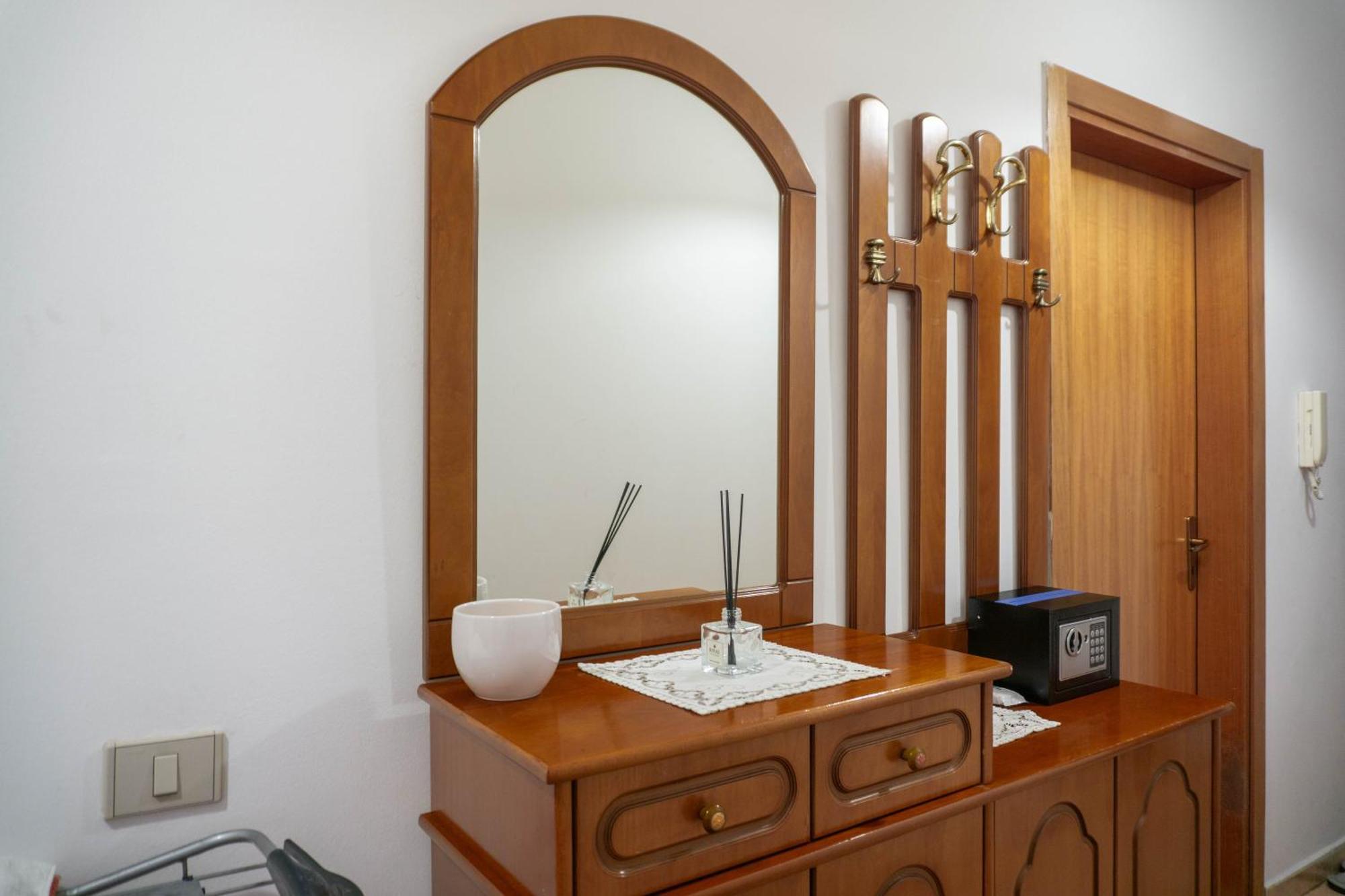 Bllok Bright Private Bedrooms With Private Bathroom On Shared Apartment Тирана Экстерьер фото